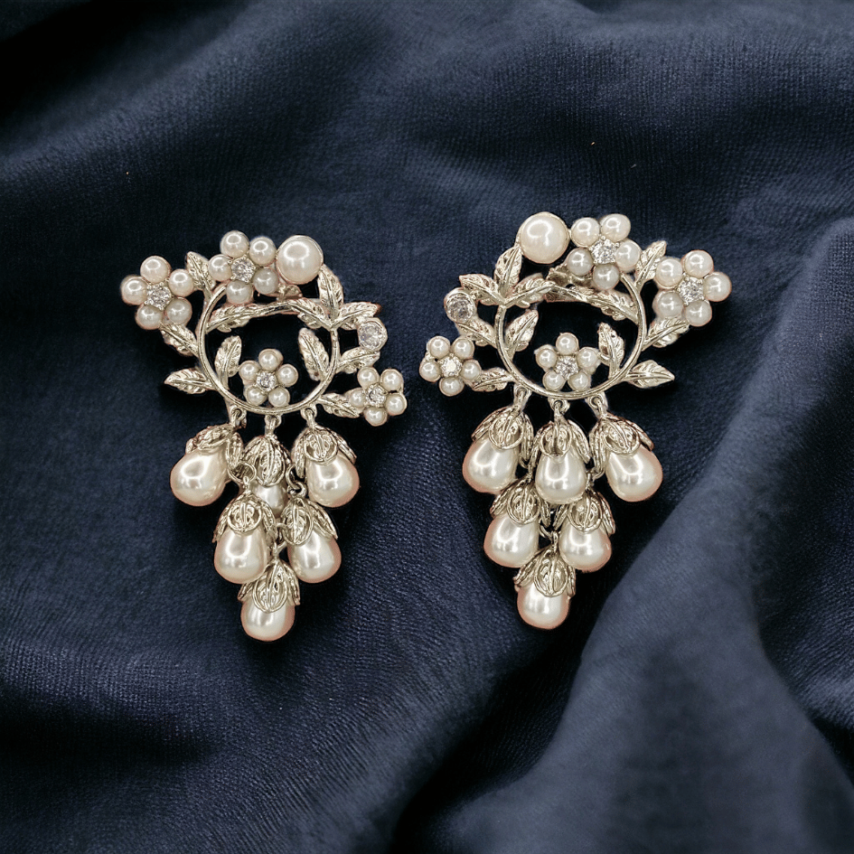 Pearl Danglers - Juwelen