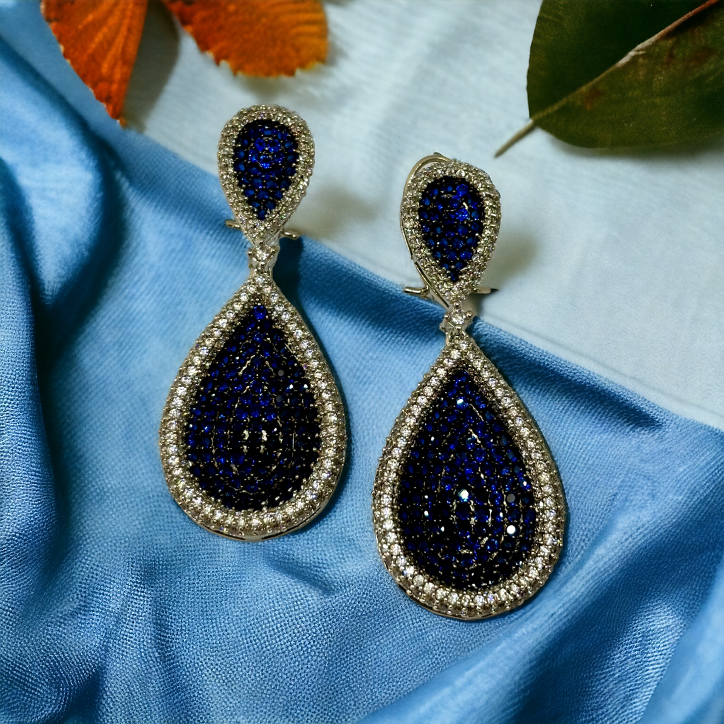 Royal Blue Zircon Danglers - Juwelen