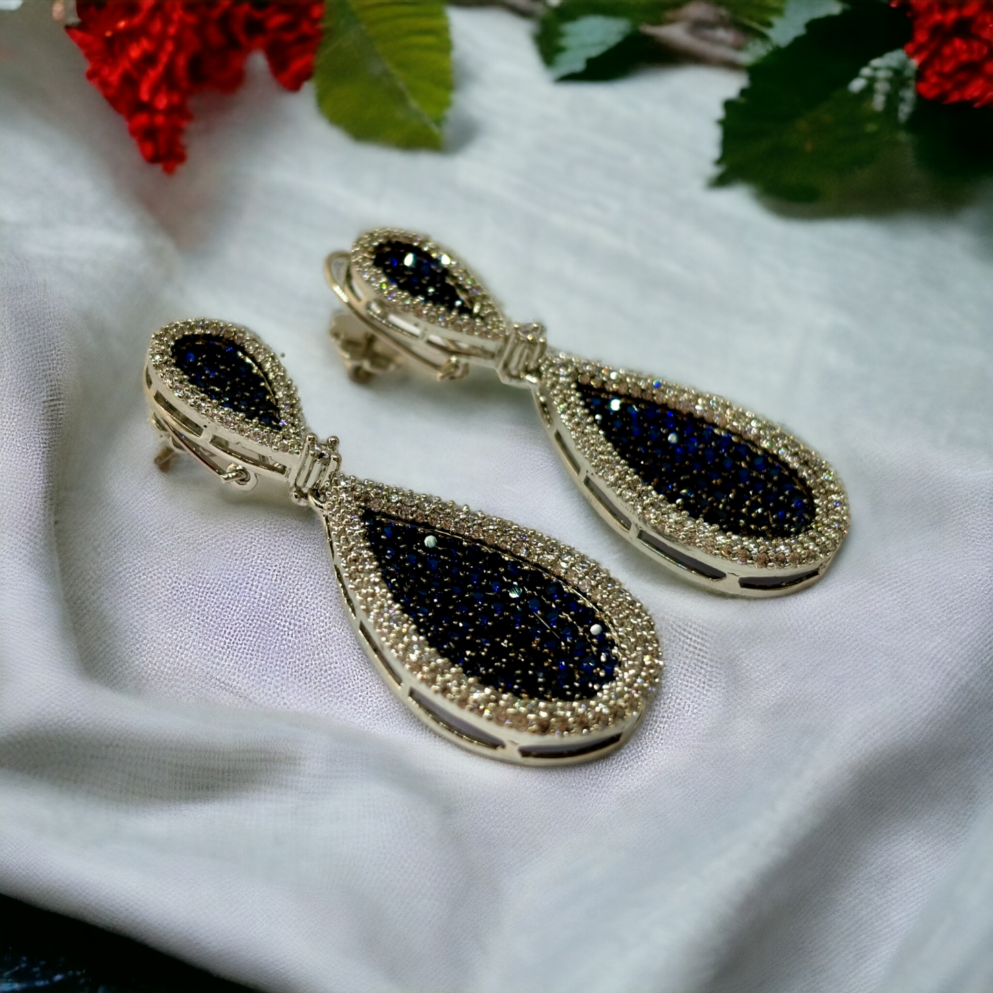 Royal Blue Zircon Danglers - Juwelen