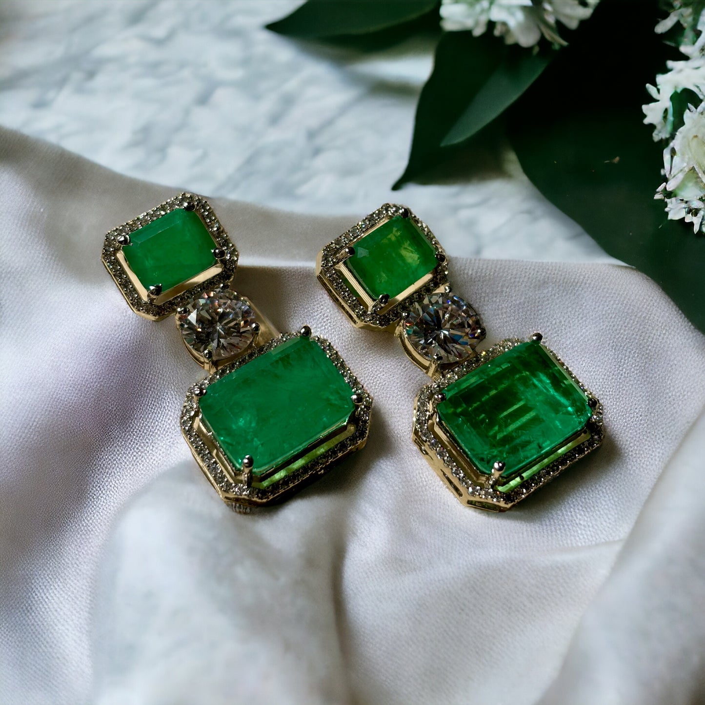 Emerald Green Doublets with Diamonds - Juwelen