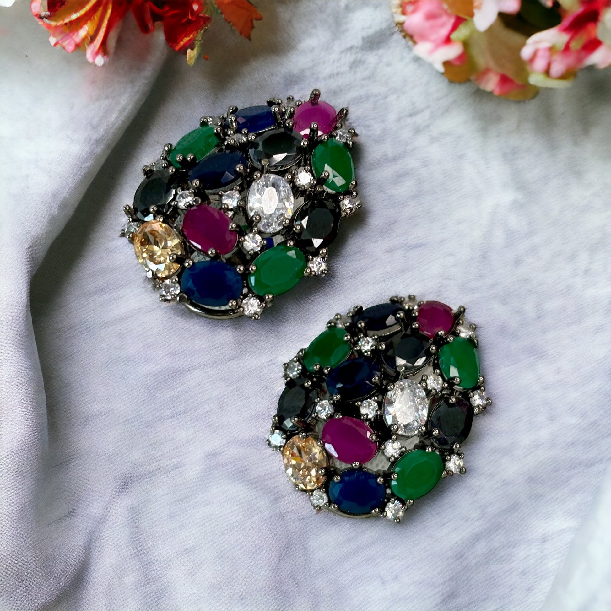 Multi-Coloured Oxidised Studs - Juwelen