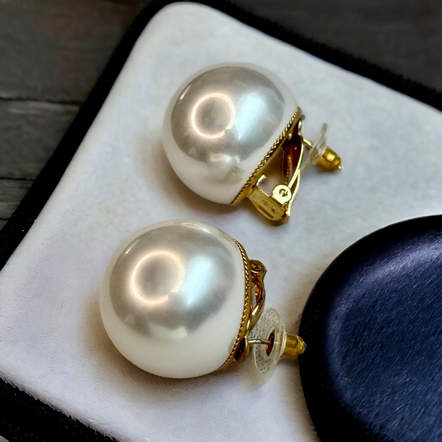 Oversized Pearl Bombs